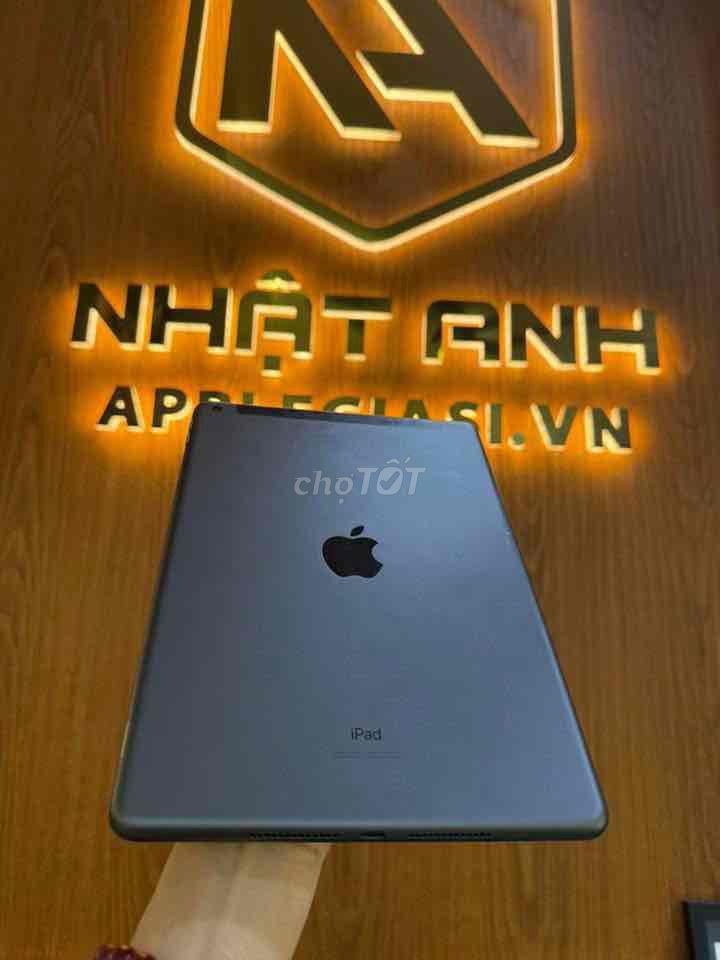 Ipad Gen 8 32G xách tay Mỹ. Mua bán Máy tính bảng tại Quận Gò Vấp Tp Hồ Chí Minh được đăng bởi Nguyễn Thị Thu Hiền hình 1