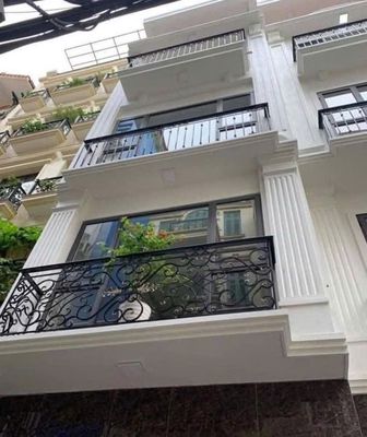 GIA ĐÌNH TÔI BÁN NHÀ TẠI CẦU GIẤY 45m²,5PN, 2 mặt thoáng,NHỈNH 9 TỶ