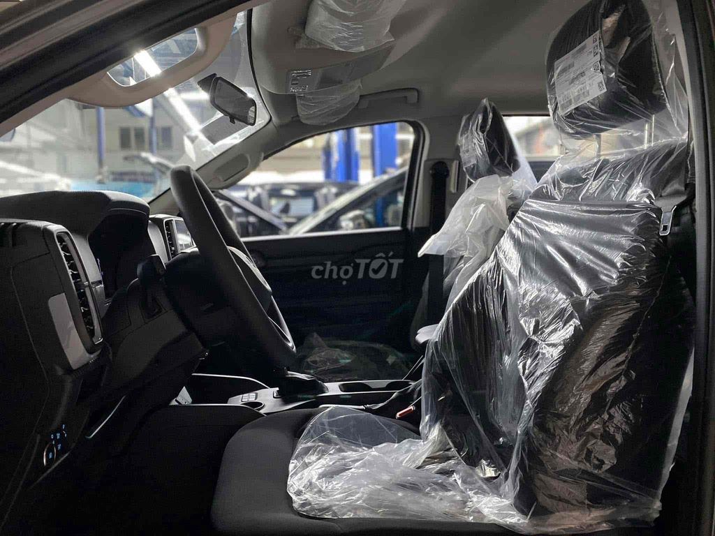 Ford Ranger 2025 XLS 2.0L 4x2 Số Tự Động 1 cầu. Mua bán Ô tô tại Huyện Châu Thành Tiền Giang được đăng bởi Đại Lý Ford Tiền Giang  hình 5