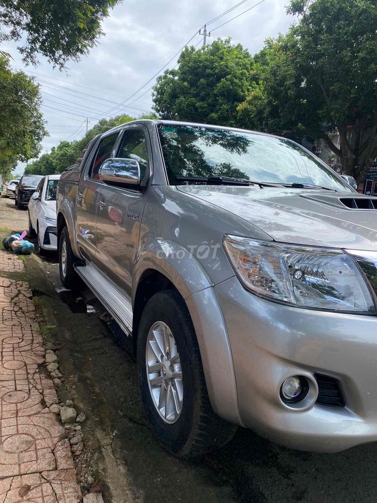 Toyota Hilux 2014 2.5E 4x2 MT - 120000 km. Mua bán Ô tô tại Thành phố Buôn Ma Thuột Đắk Lắk được đăng bởi Phuong trang hình 3