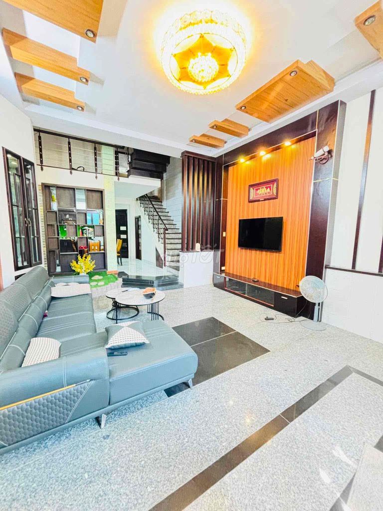 Nhà đẹp sân vườn khu trần nhân tông