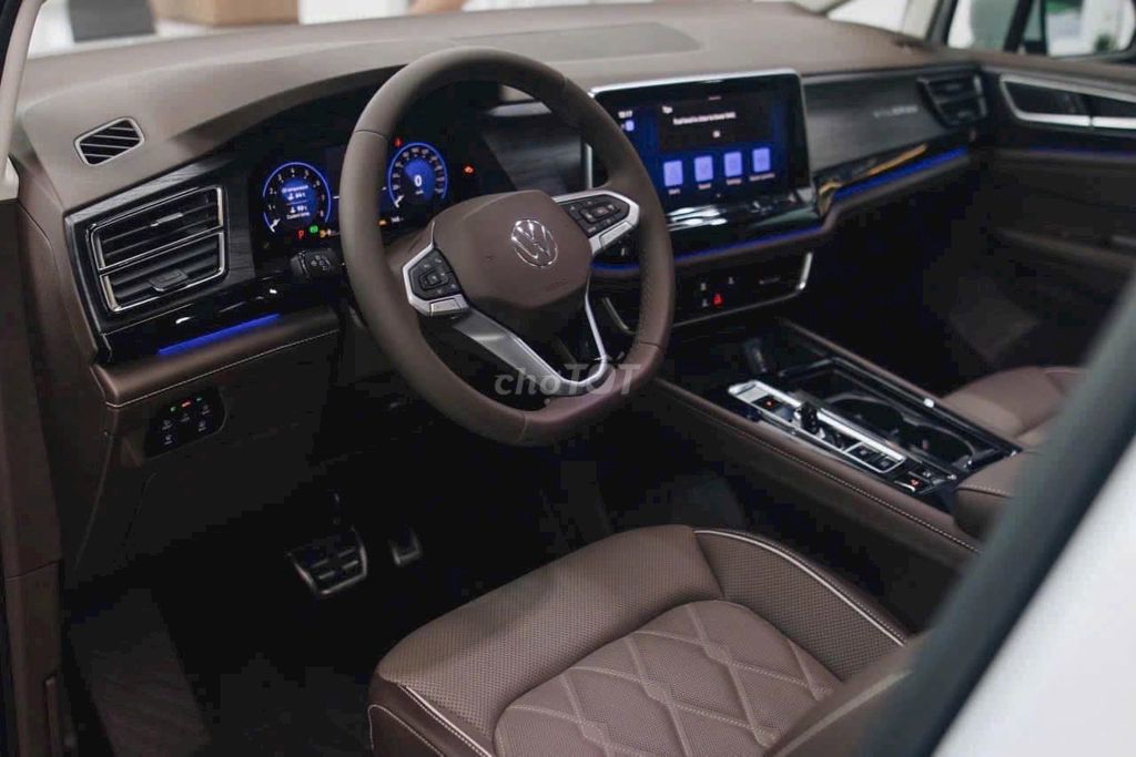 Volkswagen Viloran Trắng/Nâu 2024. Mua bán Ô tô tại Quận 3 Tp Hồ Chí Minh được đăng bởi Minh Hiếu hình 5