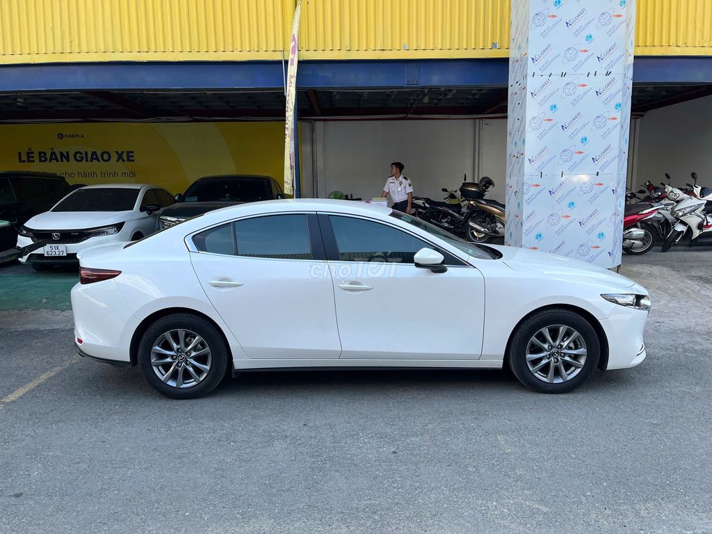 MAZDA 3 1.5 LUXURY 2023 GIA ĐÌNH LƯỚT 1 CHỦ HT 70%. Mua bán Ô tô tại Thành phố Thủ Đức Tp Hồ Chí Minh được đăng bởi Hiếu hình 5