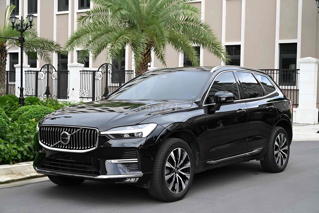 Volvo XC60 ưu đãi ngập tràn T.8, hỗ trợ trả góp.