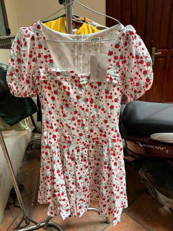 Đầm công sở, đầm hoa, đầm quảng châu size S. Mua bán Quần áo tại Quận Gò Vấp Tp Hồ Chí Minh được đăng bởi Thuỷ hình 1
