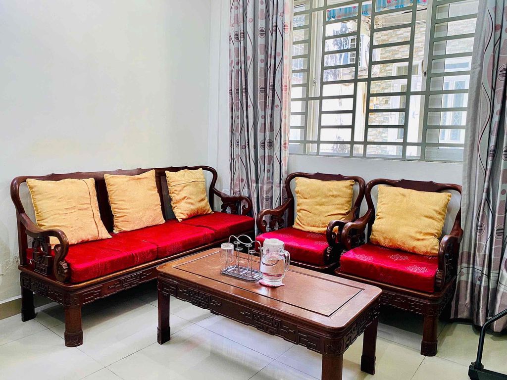 Bộ bàn ghế gỗ tự nhiên đã dùng. Mua bán Bàn ghế tại Quận 3 Tp Hồ Chí Minh được đăng bởi Kim Ngọc  hình 1