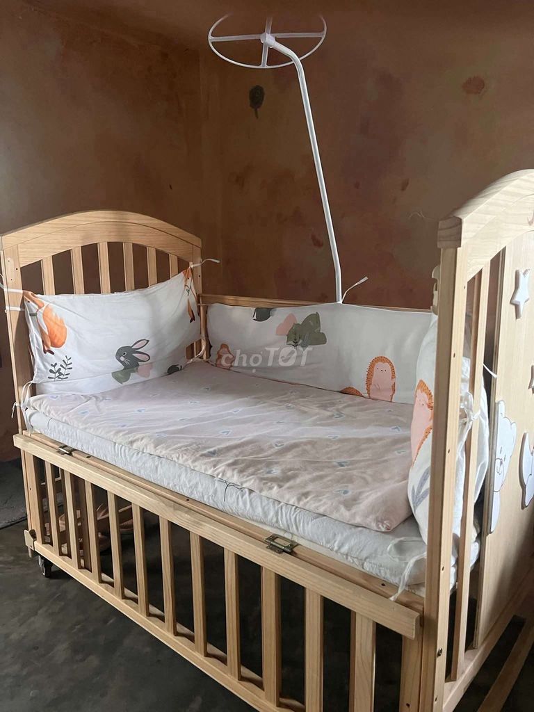 Cũi trẻ em Chilux 6in1 Gỗ. Mua bán Mẹ và bé tại Thành phố Hội An Quảng Nam được đăng bởi Hoang Nam hình 1