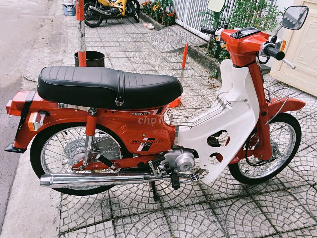 CẦN BÁN HONDA DD C70 ĐỎ - HOÀNG TỬ THẬP NIÊN 80. Mua bán Xe máy tại Quận Cẩm Lệ Đà Nẵng được đăng bởi Thanh hình 2