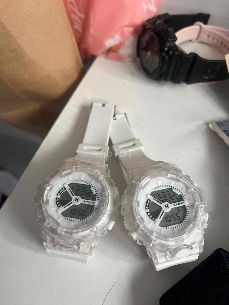đồng hồ thanh lý 2 cái 100k. Mua bán Thiết bị đeo thông minh tại Quận 7 Tp Hồ Chí Minh được đăng bởi Trang  hình 1