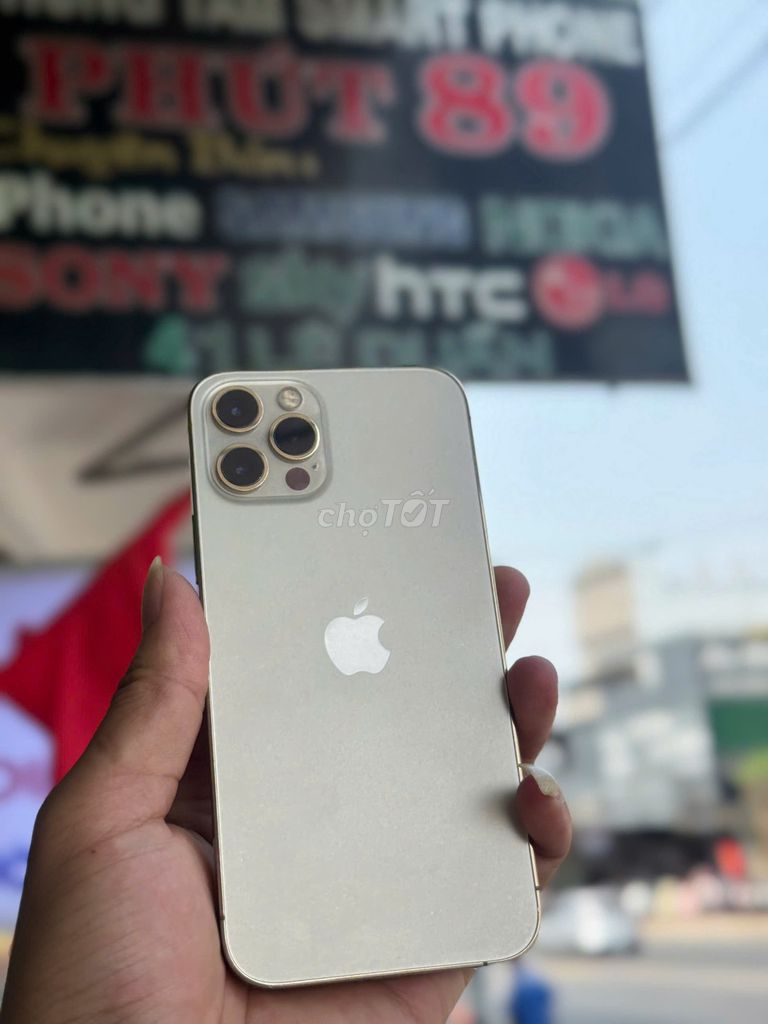 Apple iPhone 12 Pro 128GB Vàng. Mua bán Điện thoại tại Thành phố Buôn Ma Thuột Đắk Lắk được đăng bởi Cầm Đồ PHÚT 89  hình 1