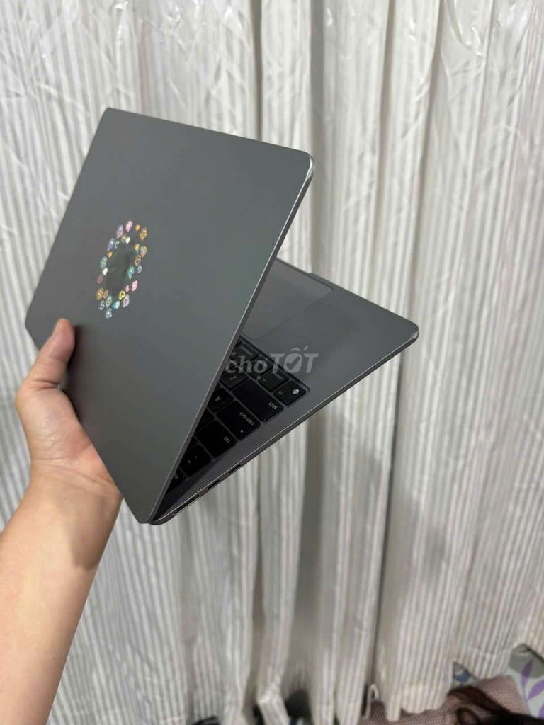 Macbook Air M2 8GB/256GB Xám. Mua bán Laptop tại Quận Bình Thạnh Tp Hồ Chí Minh được đăng bởi Hoàng Giang hình 1