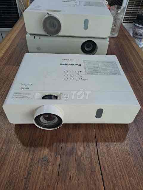 Máy chiếu Panasonic VW350 WXGA. Mua bán Đồ dùng văn phòng tại Thành phố Vũng Tàu Bà Rịa - Vũng Tàu được đăng bởi Đồ Điện Tử Gia Đình Vũng Tàu hình 1