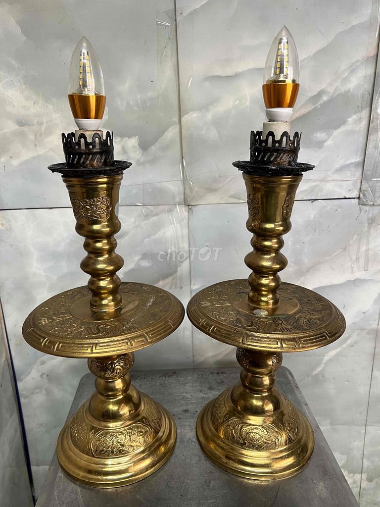 Đèn thờ Đồng Vàng đồng 32 cm. Mua bán Đèn tại Quận Phú Nhuận Tp Hồ Chí Minh được đăng bởi Khanh ly hình 1