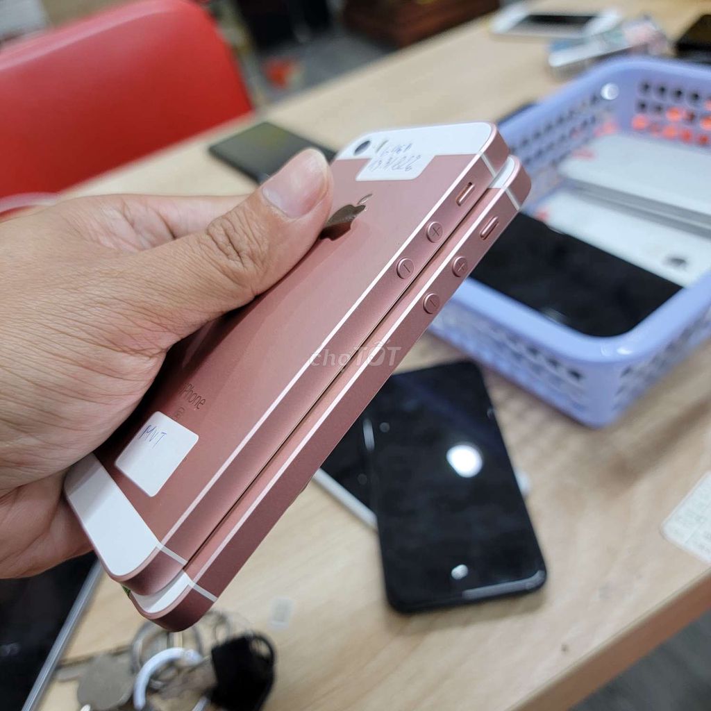 IPhone 5SE 64gb quốc tế mvt còn lại full chức năng. Mua bán Điện thoại tại Quận Gò Vấp Tp Hồ Chí Minh được đăng bởi DuyAnh hình 4