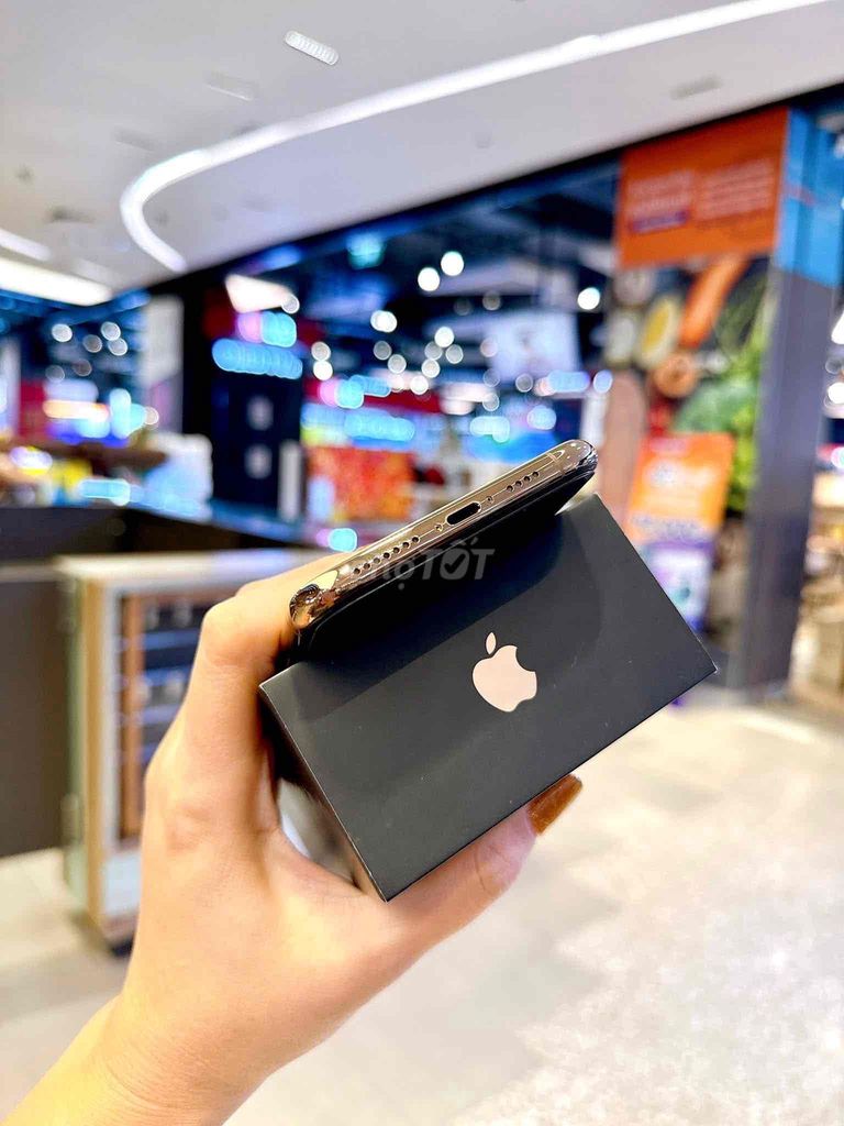 iPhone 11 Pro Max 256G Gold FULLBOX 99% APPLE 2023. Mua bán Điện thoại tại Quận 10 Tp Hồ Chí Minh được đăng bởi iStockHCM hình 2