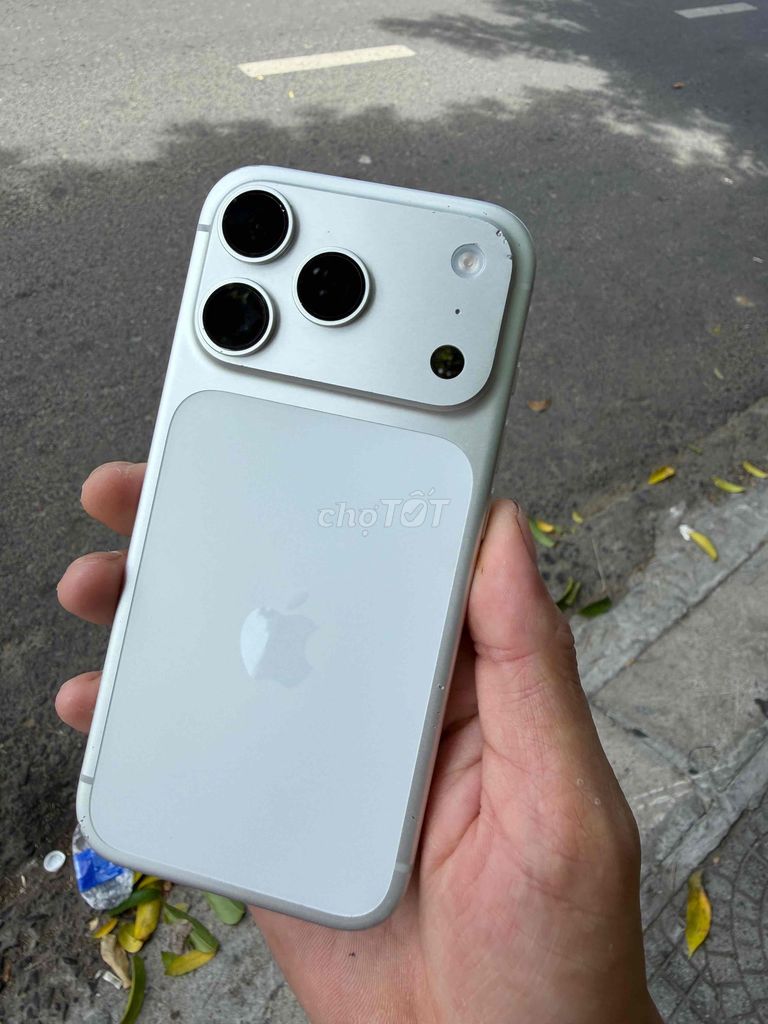 Apple iPhone 17 Pro Bạc Pin 100. Mua bán Điện thoại tại Quận Hải Châu Đà Nẵng được đăng bởi TH hình 1