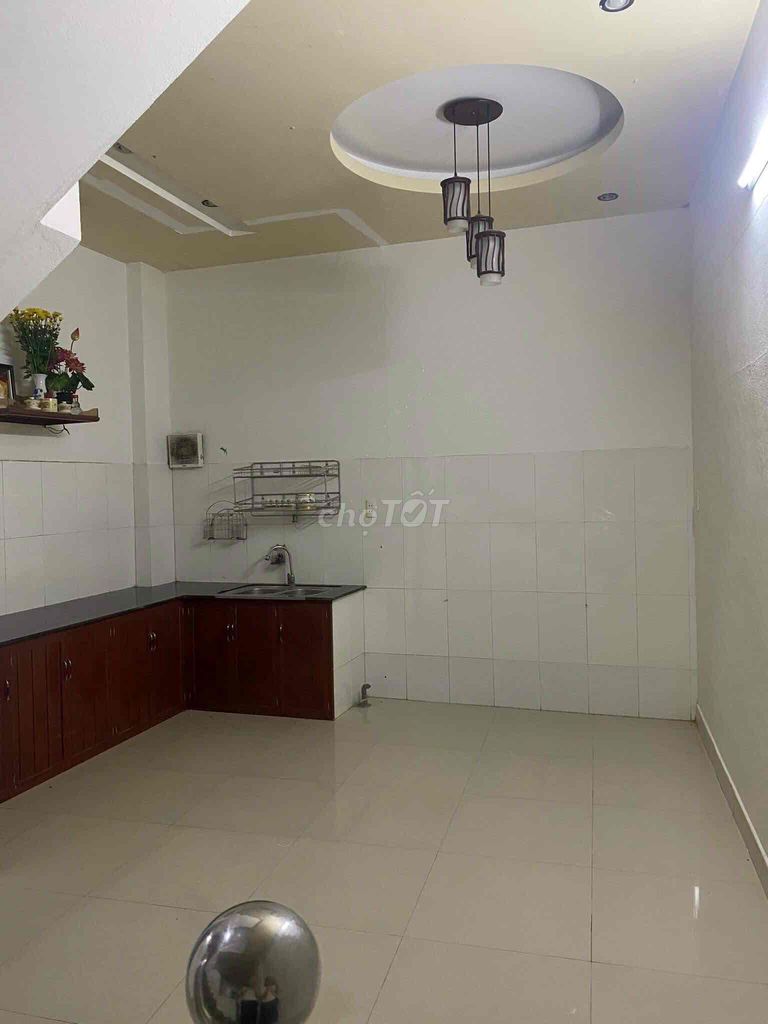 cho thuê nhà 3 tầng 90m2 mặt tiền thanh thuỷ