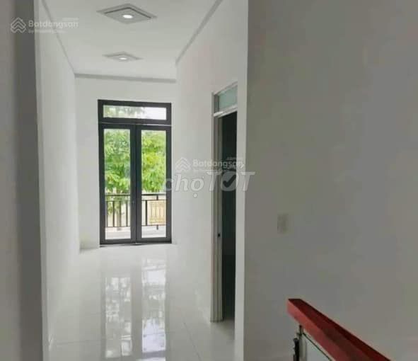 Bán nhà Bình Chánh 650tr Sổ hồng riêng