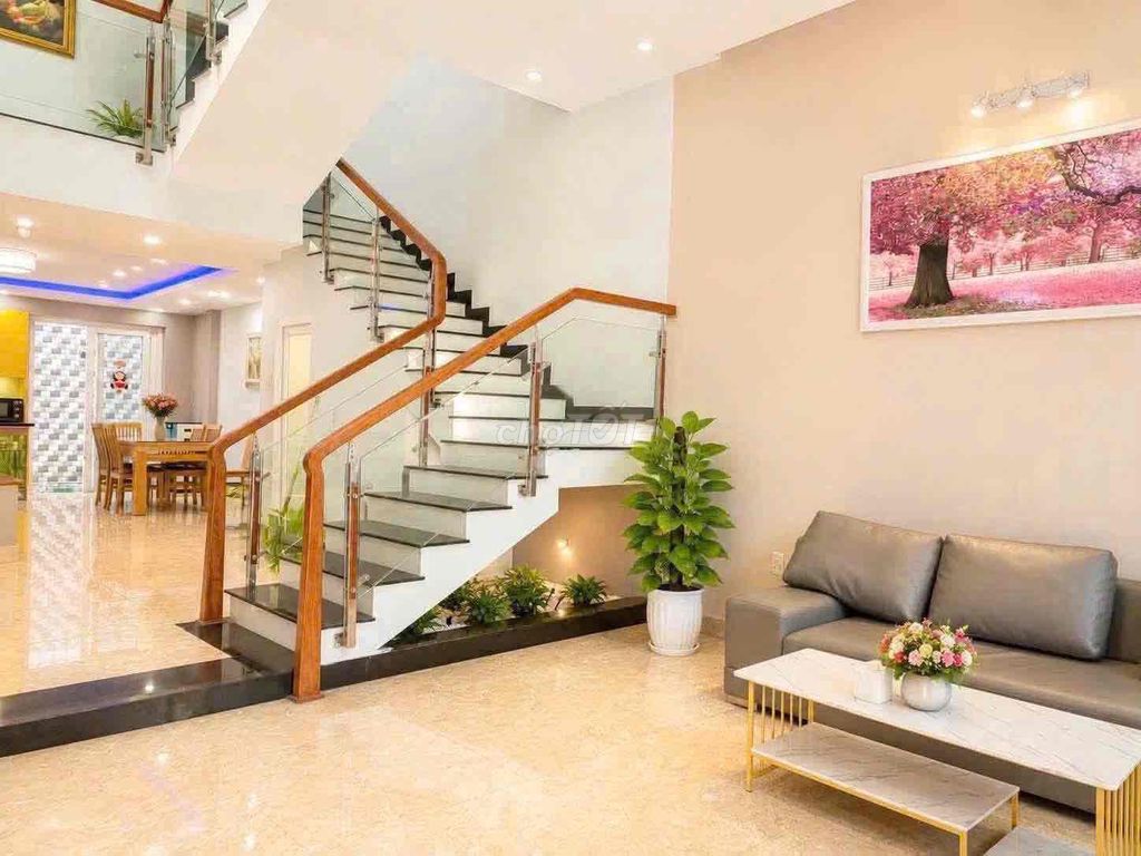 Аренда · 3 комн. · 100 м² · Quận Sơn Trà, ул. Khu Phạm Văn Đồng