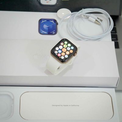 Apple Watch Series 4 40mm viền Thép Gold 99,99%. Mua bán Thiết bị đeo thông minh tại Quận Gò Vấp Tp Hồ Chí Minh được đăng bởi KHÁNH HUNTER