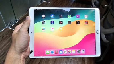 Ipad pro 10.5 icnh vỡ màn. Mua bán Máy tính bảng tại Quận Liên Chiểu Đà Nẵng được đăng bởi Quyền