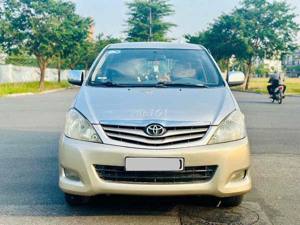 Toyota Innova 2010 G ko taxi dịch vụ