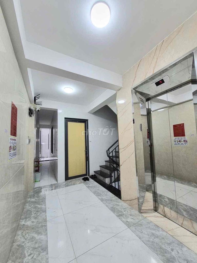 ПРОДАЕТСЯ CHDV DT этаж 525 м2 + 7 этажей ЛИФТ+100 тр/месяц фондовая биржа