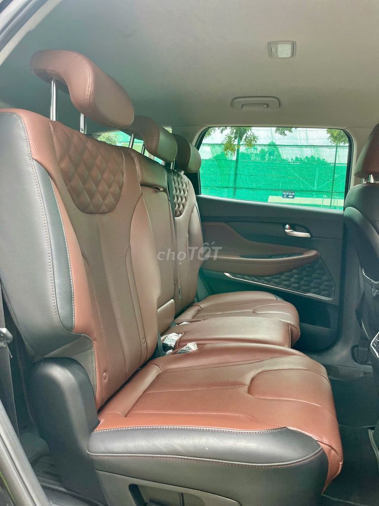 Hyundai Santa Fe 2.2 tiêu chuẩn 2023 - 19000km. Mua bán Ô tô tại Thành phố Dĩ An Bình Dương được đăng bởi Siêu Thị Ô Tô Bình Dương  hình 8