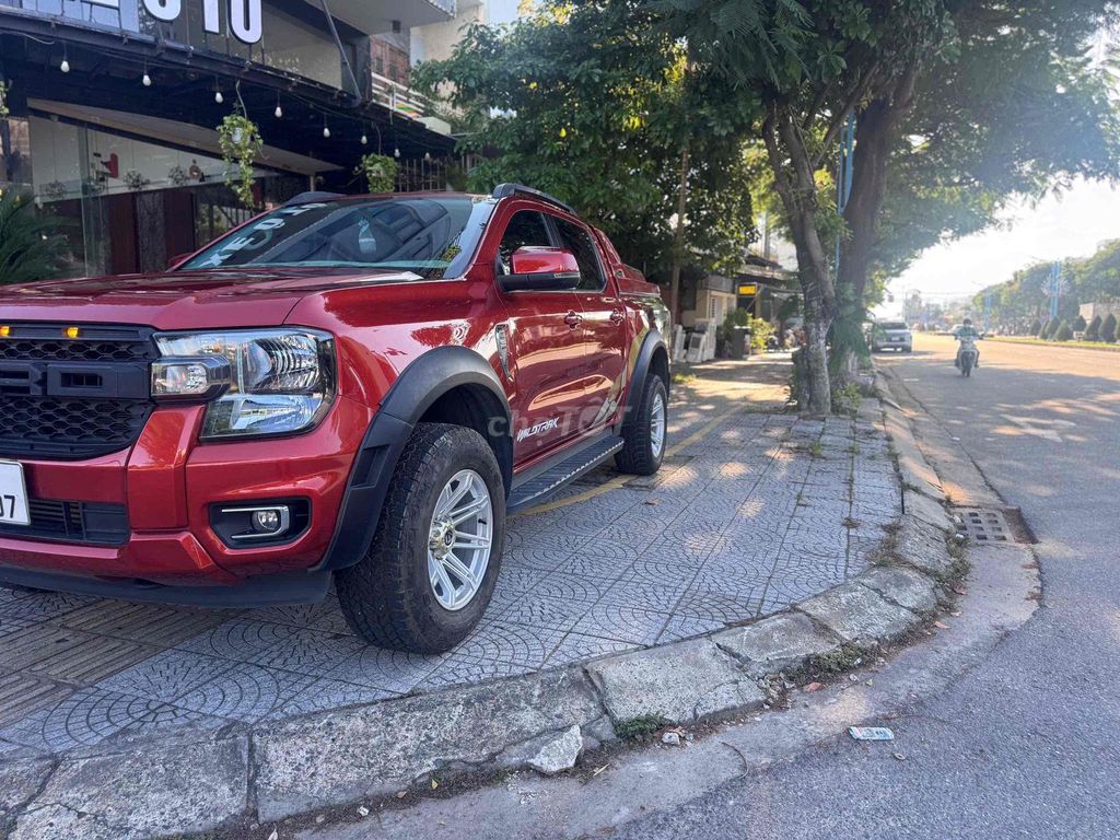 Ford Ranger XLS 2023 Tự động Đỏ