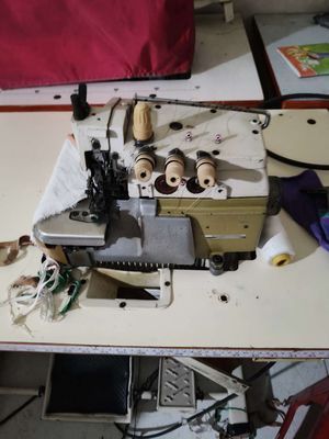 Máy vắt sổ 4 ống chỉ. Mua bán Đồ chuyên dụng, Giống nuôi trồng tại Quận Bình Tân Tp Hồ Chí Minh được đăng bởi sáng