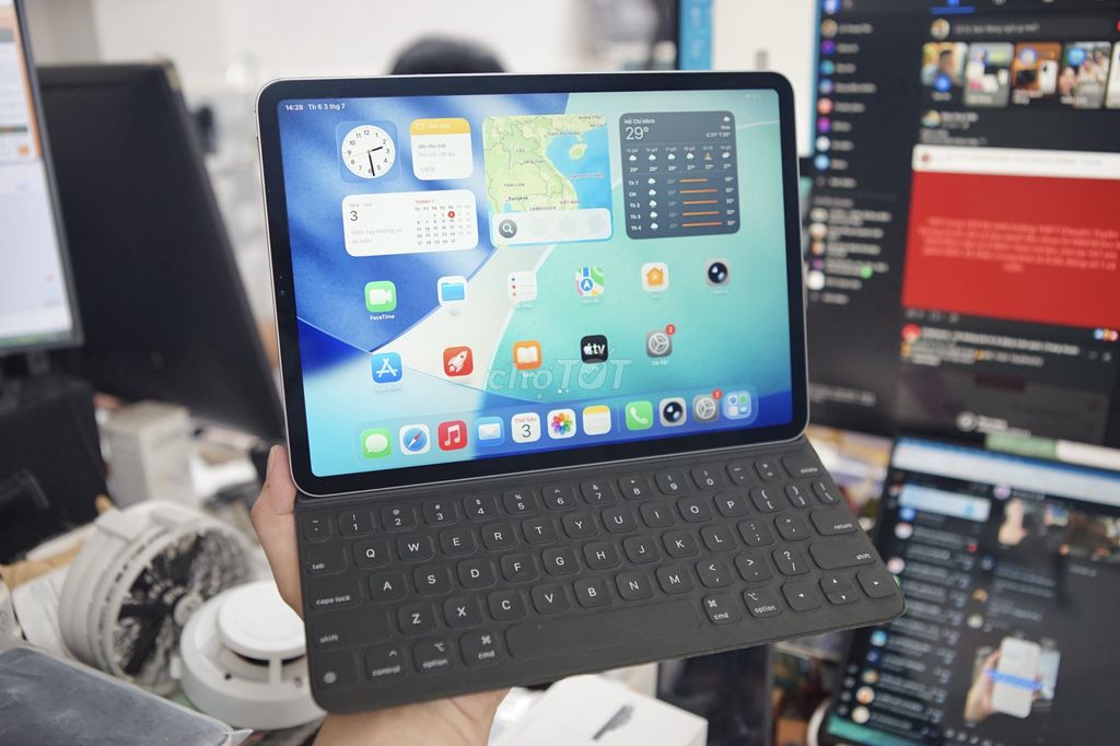 iPad Pro M2 11inch gray 256Gb Wifi LL/a - zin all. Mua bán Máy tính bảng tại Quận 5 Tp Hồ Chí Minh được đăng bởi Lê Trọng Tấn hình 1