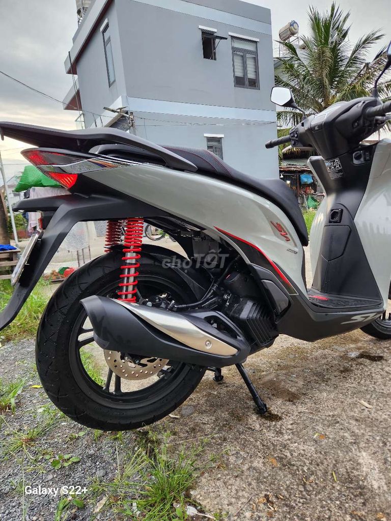 Sh 160i bản đặc biệt có GPS chống trộm dán full xe. Mua bán Xe máy tại Huyện Nhơn Trạch Đồng Nai được đăng bởi như quỳnh  hình 5