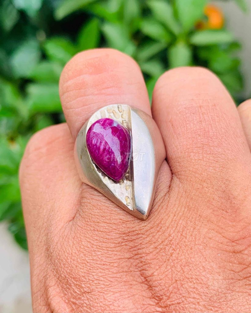 Nhẫn vạc ngoại ốp đá ruby..