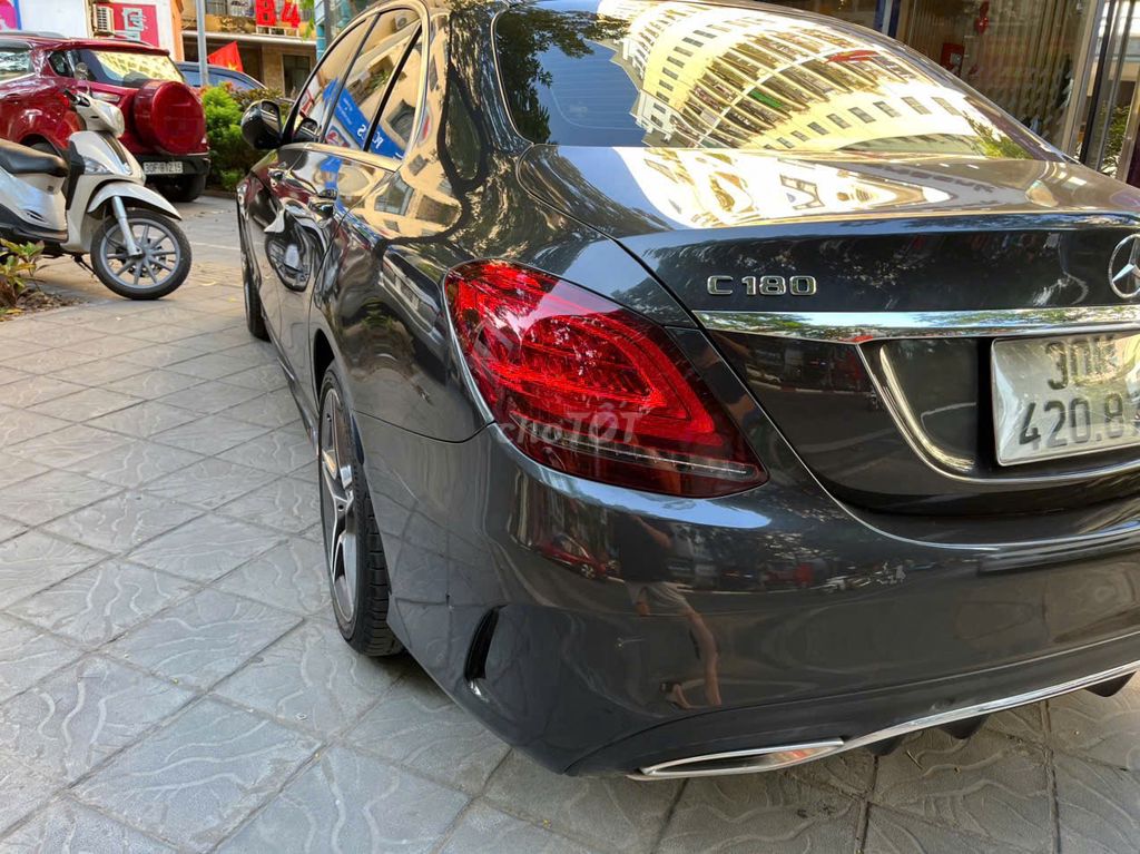 Mercedes-Benz C180 2020 Đen ghi 44000 km. Mua bán Ô tô tại Quận Cầu Giấy Hà Nội được đăng bởi Nguyễn Đức Thắng hình 1
