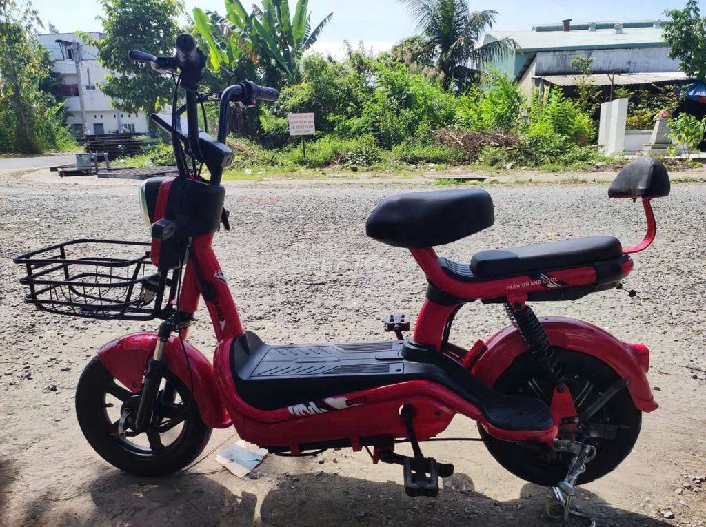 Xe đạp điện màu đỏ mới tinh. Mua bán Xe điện tại Thành phố Vĩnh Long Vĩnh Long được đăng bởi cong hình 3