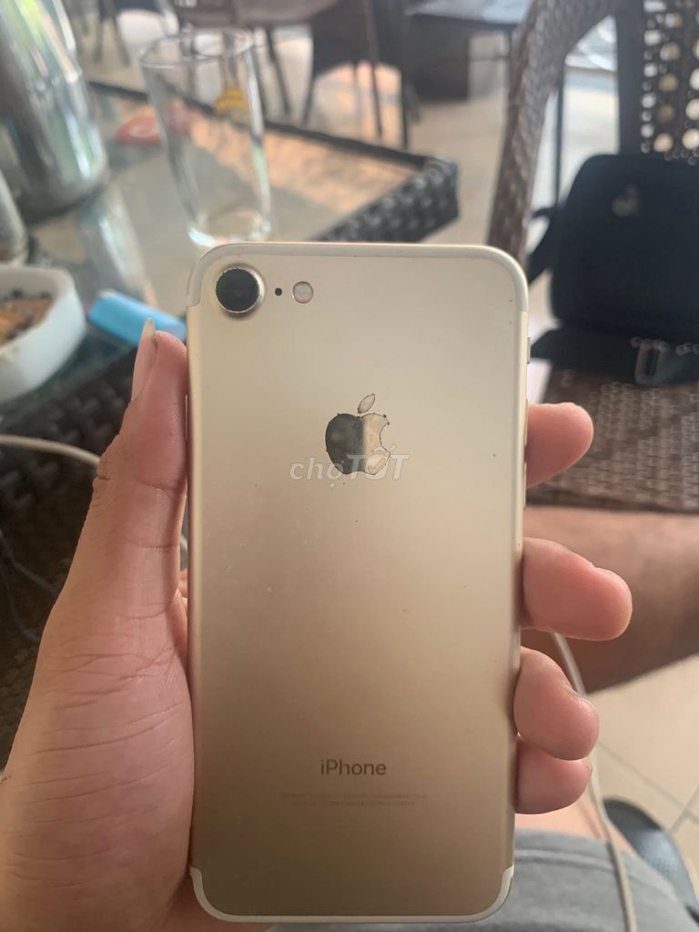 Apple iPhone 7 32GB Vàng. Mua bán Điện thoại tại Thành phố Thủ Đức Tp Hồ Chí Minh được đăng bởi Hội Đồ Điện Tử hình 1