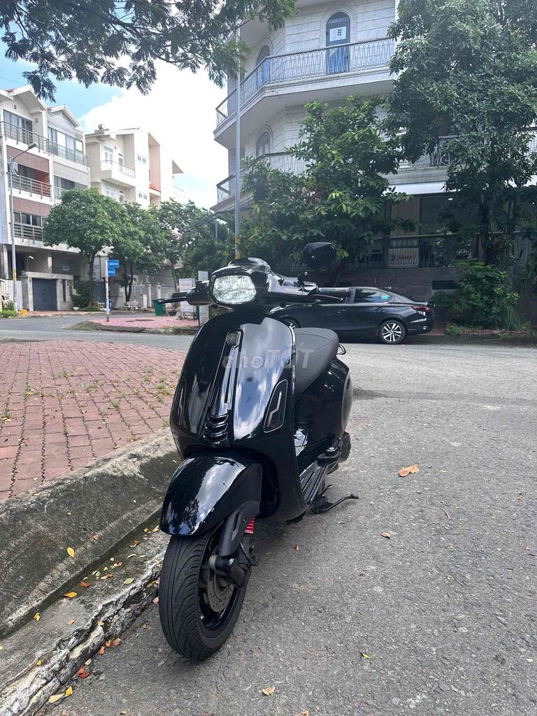 Piaggio Vespa 125 iget черный 34000 км