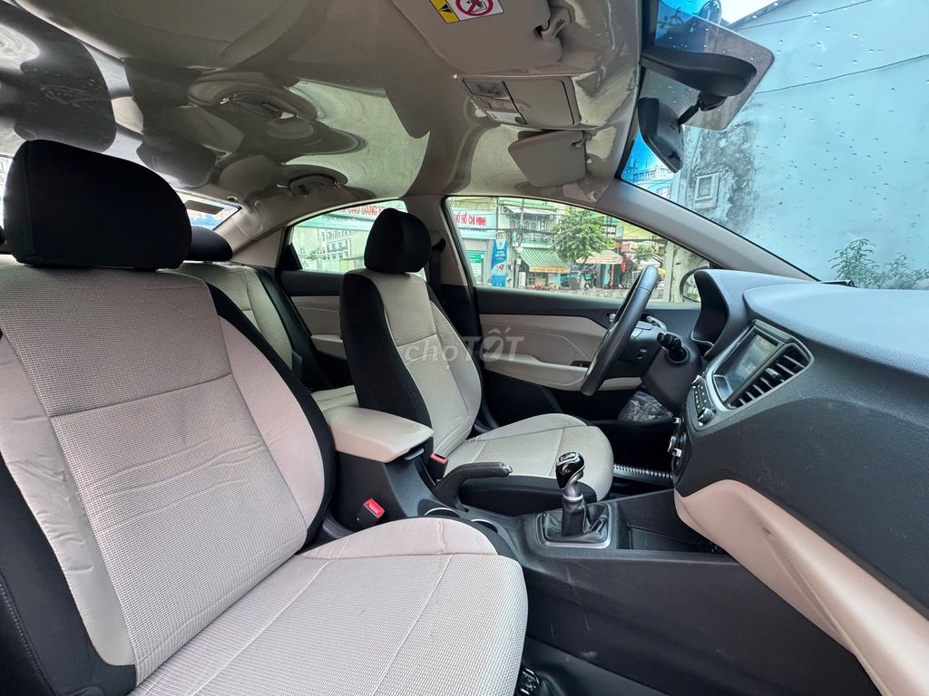 Hyundai Accent 2019 số sàn màu xám bạc. Mua bán Ô tô tại Quận Gò Vấp Tp Hồ Chí Minh được đăng bởi Hoàng 031 hình 8