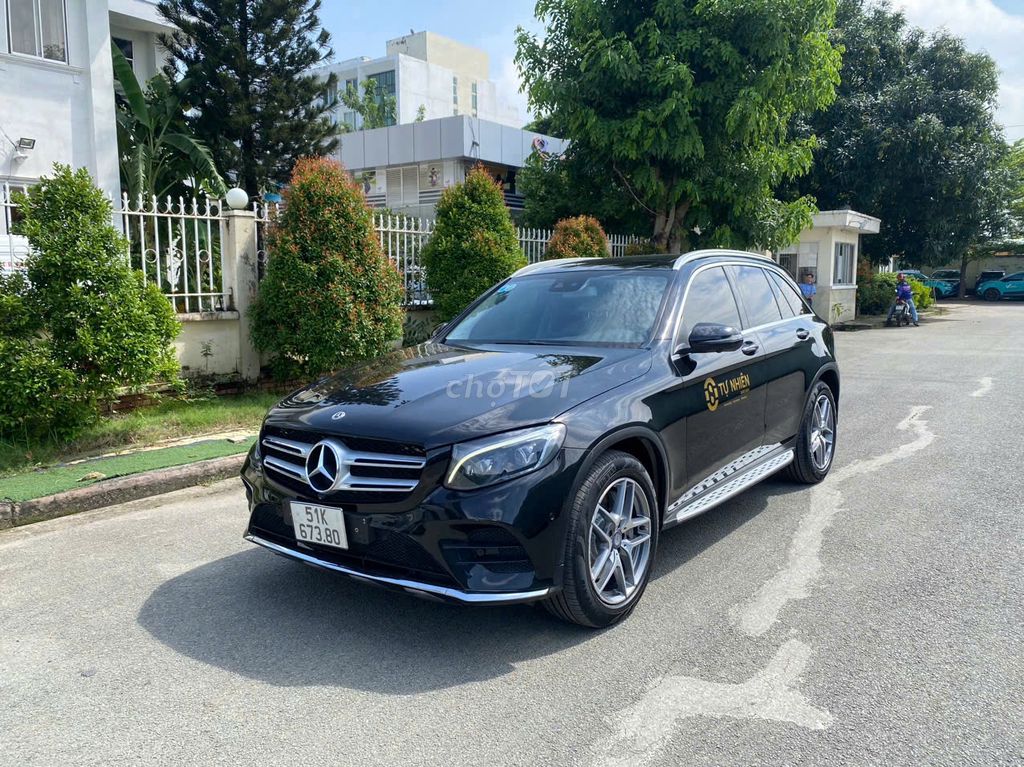 Mercedes Benz GLC300 2018 4MATIC AT, ZIN BAO ĐẸP