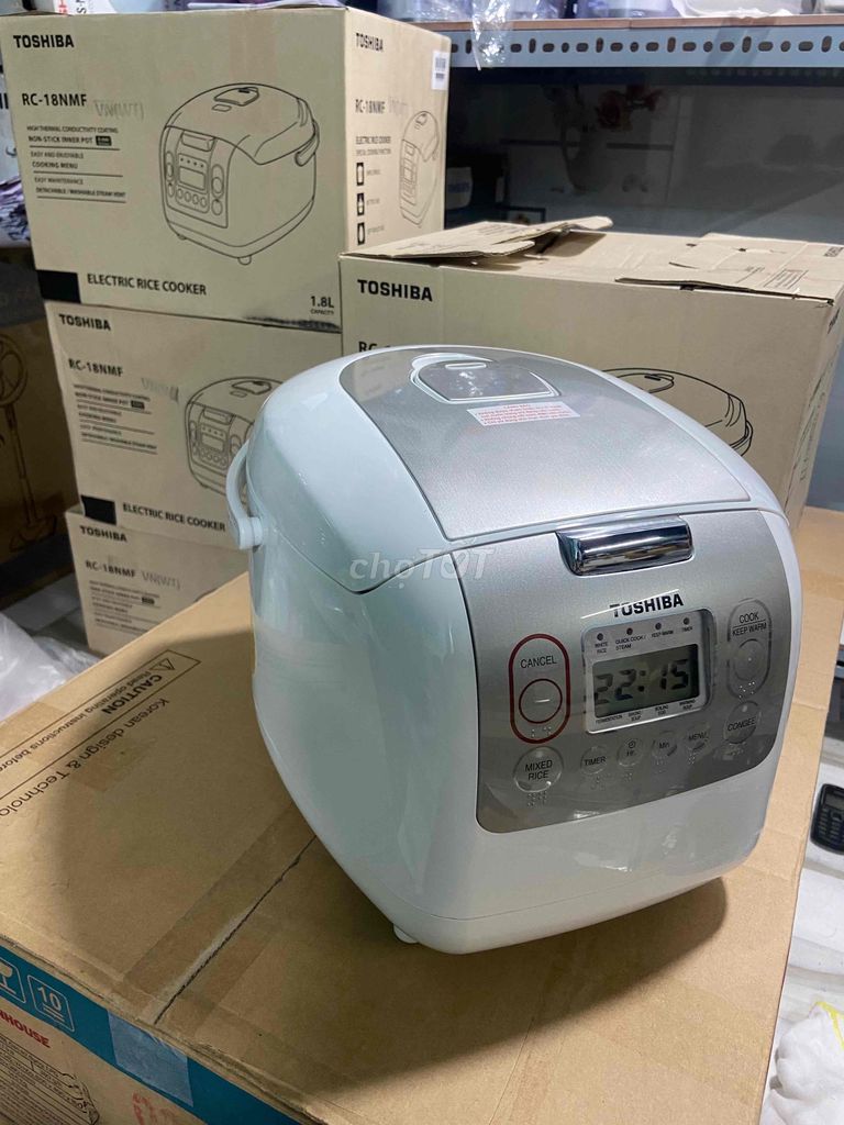 Nồi cơm điện tử Toshiba 1.8lít RC-18NMFVN Thái Lan
