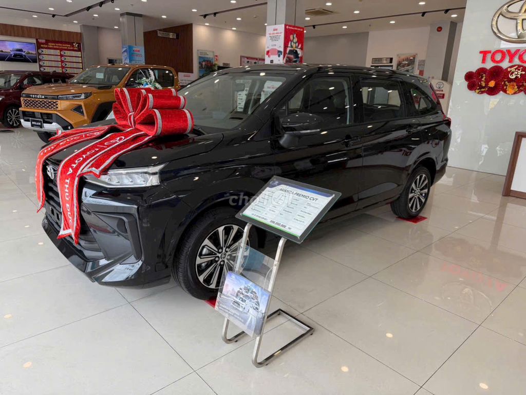 Toyota Avanza Premio MPV gia đình màu Đen