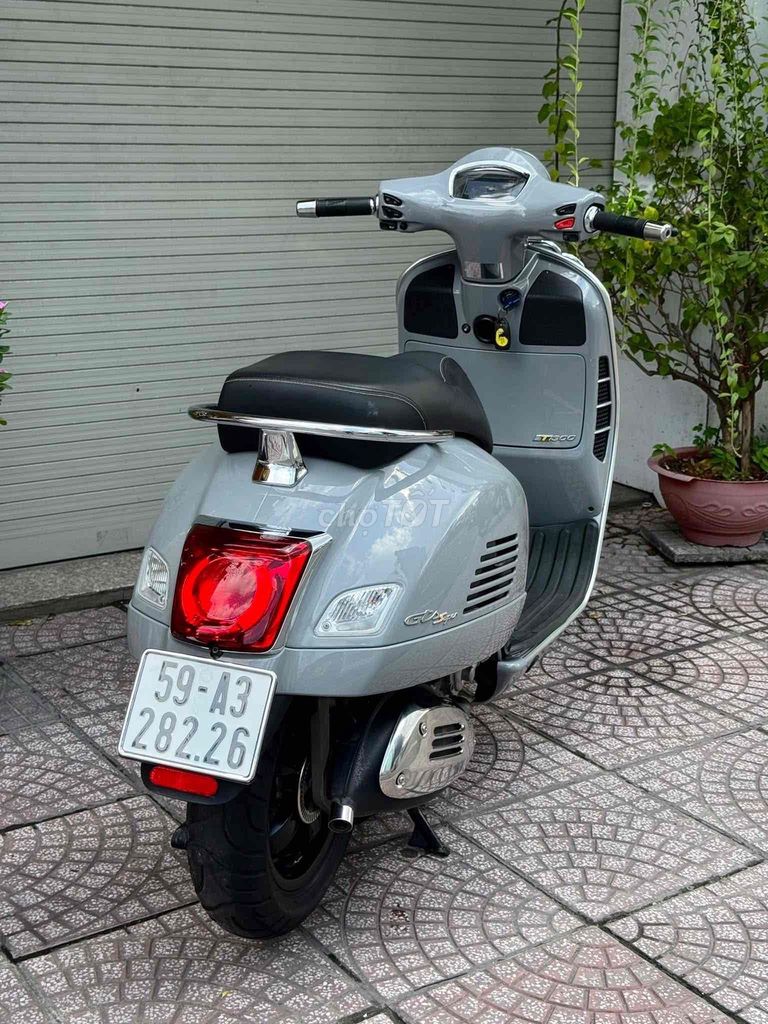 GTS 300 HPE 6800km như mới. Mua bán Xe máy tại Quận Phú Nhuận Tp Hồ Chí Minh được đăng bởi Nghia Tran hình 4