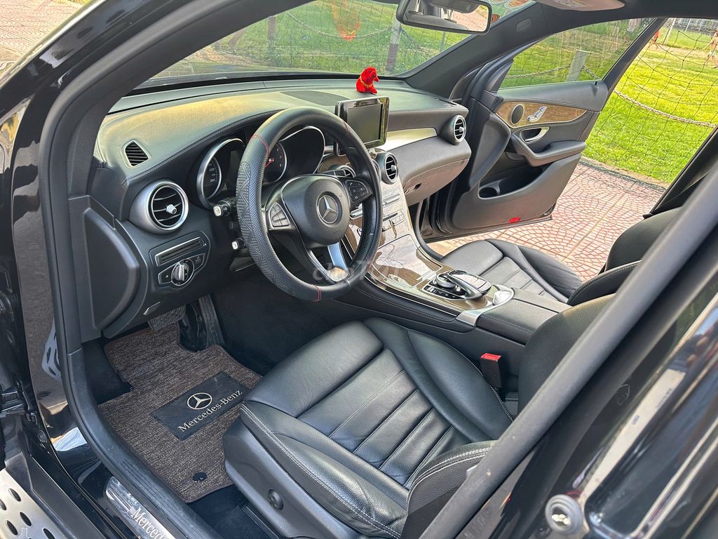 Mercedes Benz GLC 250 4Matic cuối 2016. Xe đẹp Zin. Mua bán Ô tô tại Huyện Sóc Sơn Hà Nội được đăng bởi Salon Auto Đào Hằng hình 8