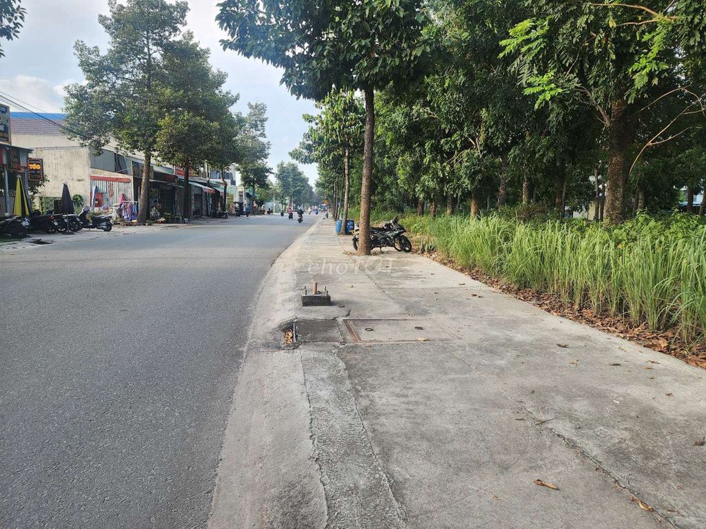 Cho thuê 300m2 nhà kho Phú Tân, Thủ Dầu Một