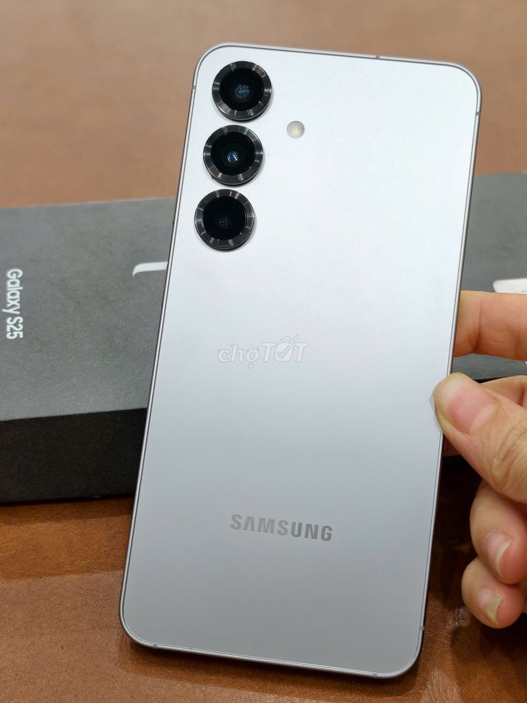 Samsung Galaxy S25 5G Xám Fullbox chính hãng 98%. Mua bán Điện thoại tại Quận Đống Đa Hà Nội được đăng bởi Hn Store hình 1