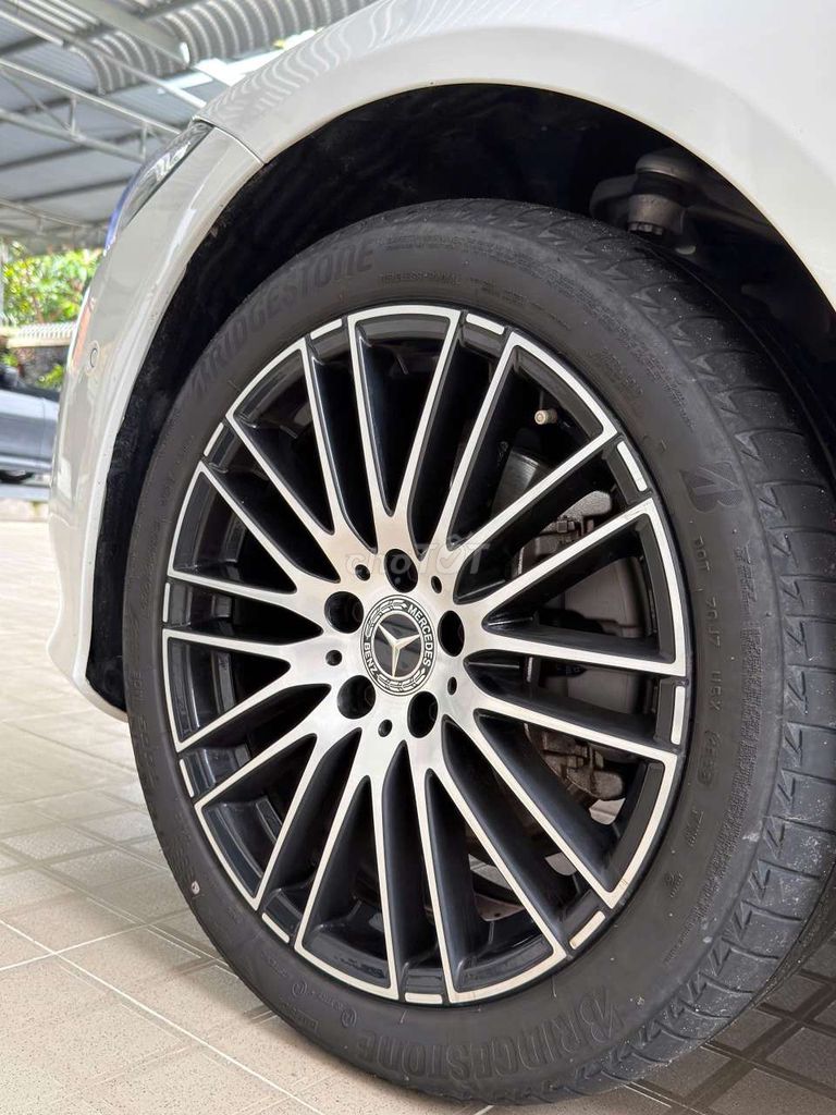 Mercedes C200 Avantgarde plus 2023 Trắng 26793 km