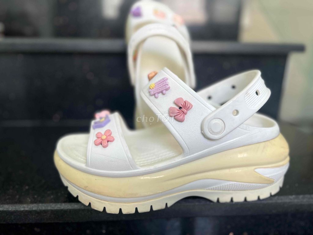 Dép sandal Crocs Nữ Nhựa Trắng kem. Mua bán Giày dép tại Quận 12 Tp Hồ Chí Minh được đăng bởi thao hình 1