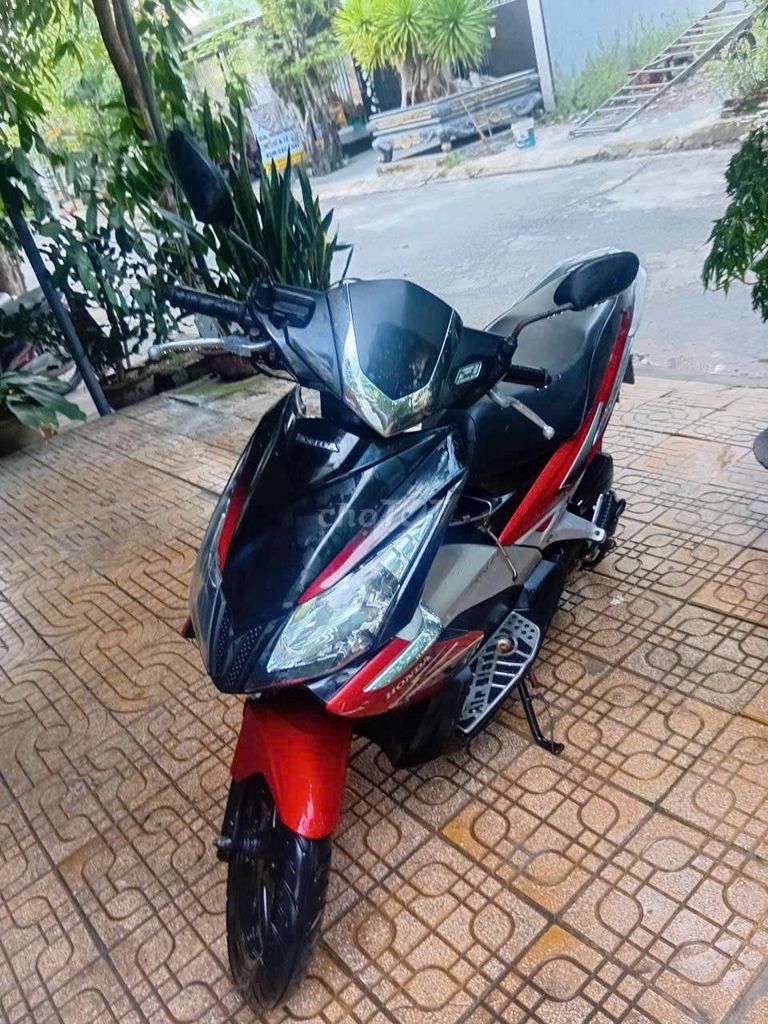 Honda Airblade 110Fi 2010 Таиланд Красный, Черный, Серебристый