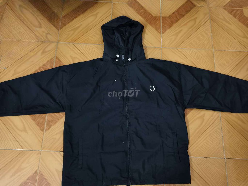 Áo khoác gió form rộng. Mua bán Quần áo tại Thành phố Nam Định Nam Định được đăng bởi Nguyên  hình 1