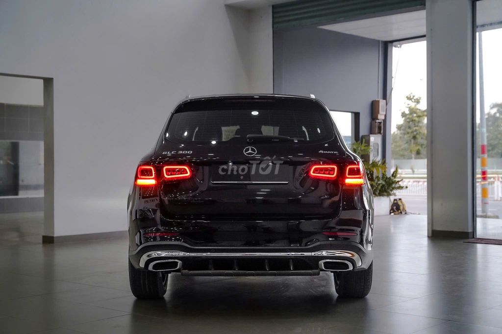 Mercedes GLC300 4Matic bản update V1 2022. Mua bán Ô tô tại Quận 7 Tp Hồ Chí Minh được đăng bởi Hoàn Lee Xe Lướt hình 2